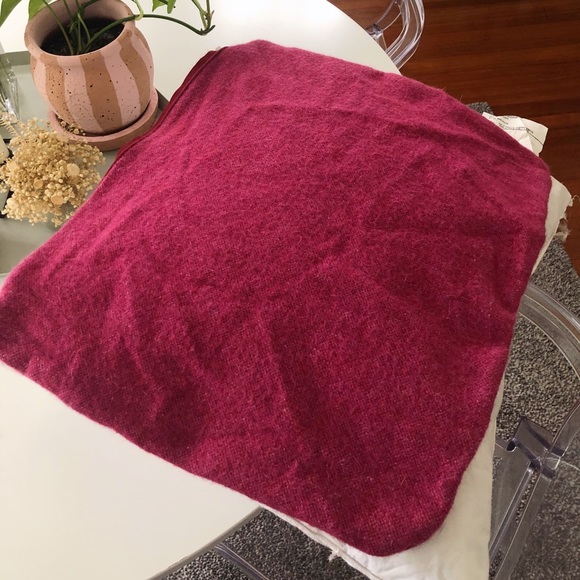 Geiger/Herman Miller Pillow Wool and Linen Duck Feather Down DWR - Picture 2 of 8